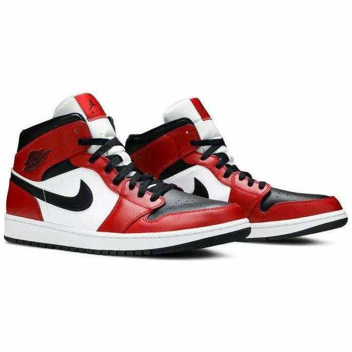 Air Jordan 1 Mid ‘Chicago Black Toe’